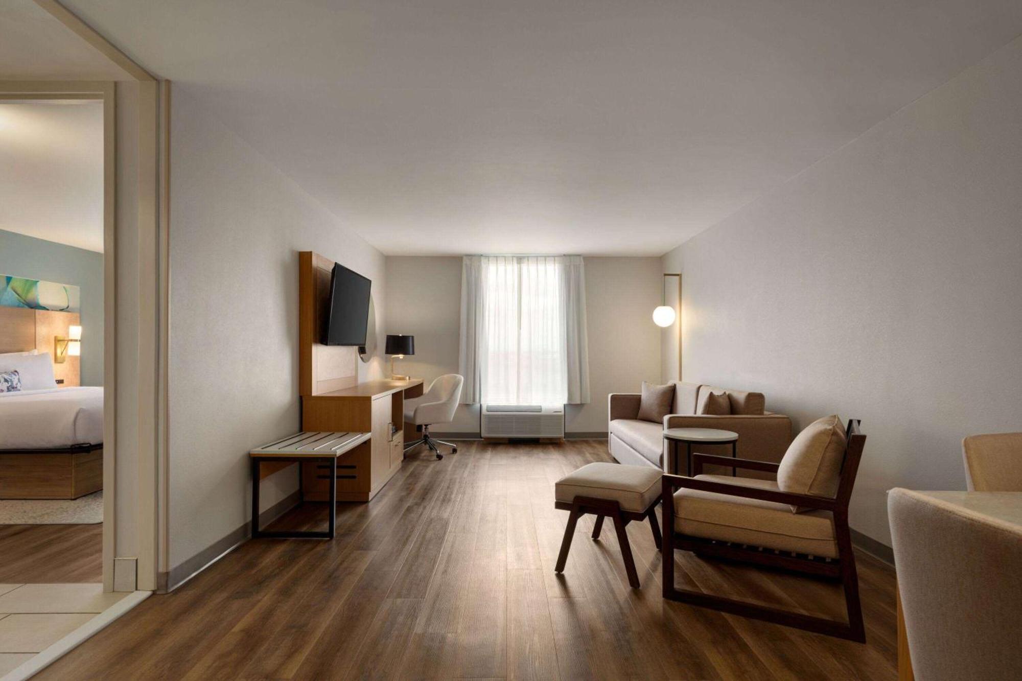 Wyndham Garden Atlanta Airport Hotel College Park Exterior photo